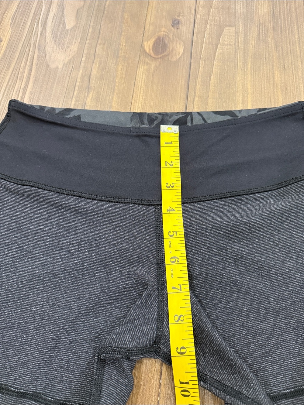 Lululemon Reverse Groove Short (Regular) - Picture 7 of 11